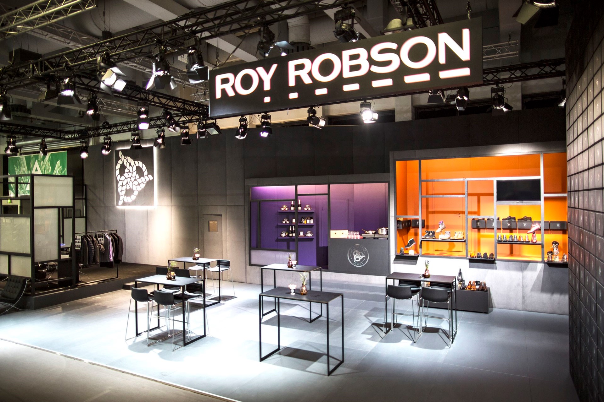 ROY ROBSON / PANORAMA 