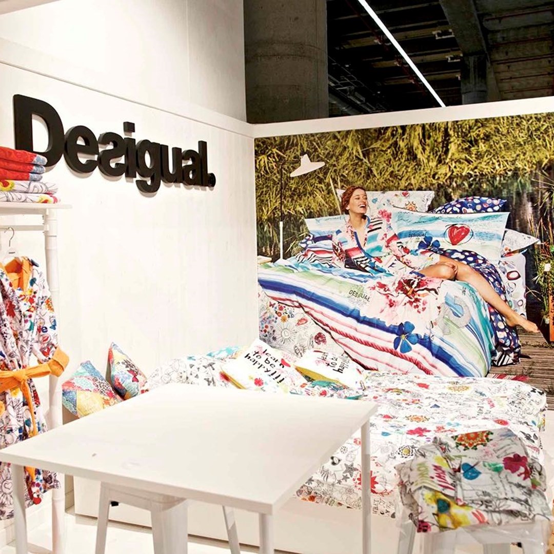 DESIGUAL exhibition stand